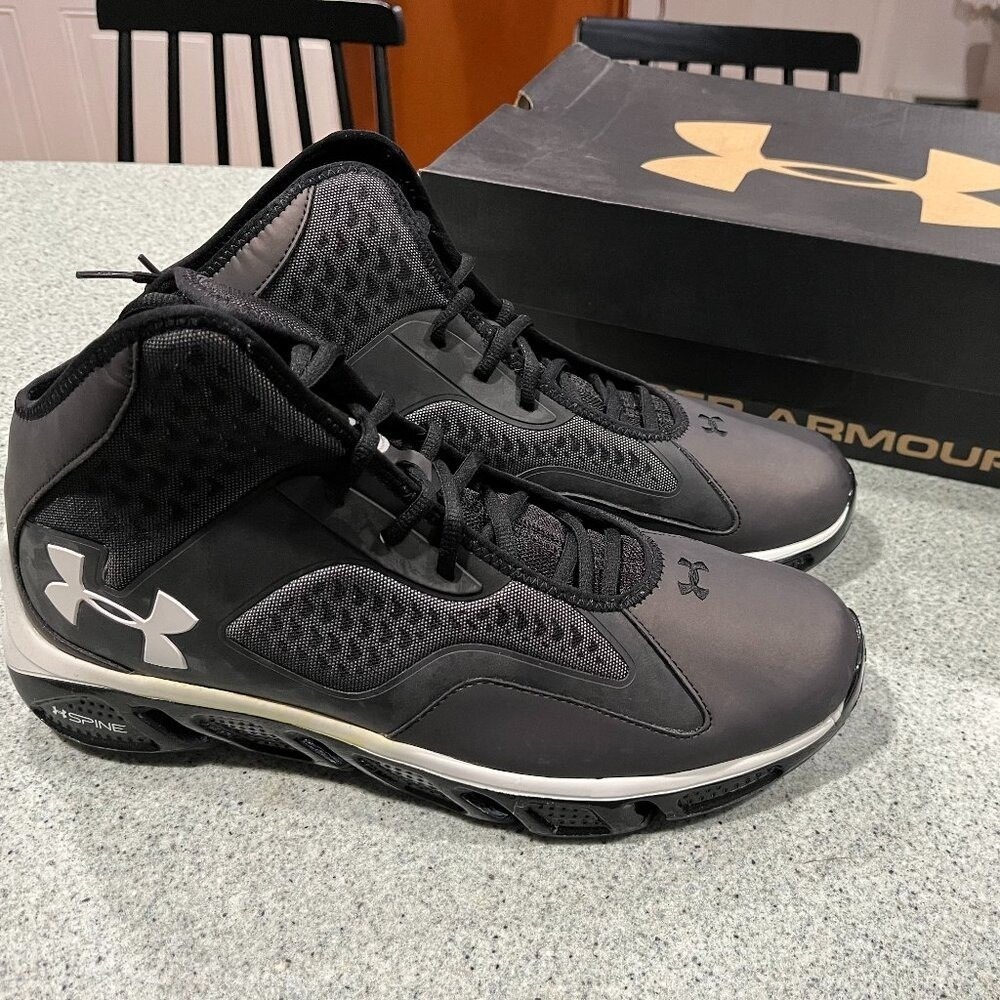 Sz 13 Under Armour Spine Predator Basketball Tennis Sneakers Shoes Black White
